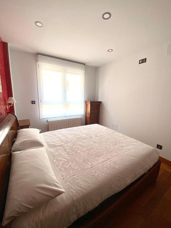 Grand Plaza Vega Apartment Burgos Ngoại thất bức ảnh