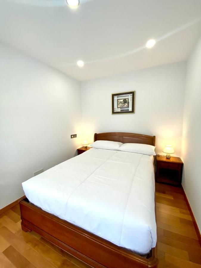 Grand Plaza Vega Apartment Burgos Ngoại thất bức ảnh